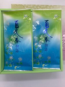 やまもりチェーン㈱時田園高島平店では、夏のお茶を販売中！のどを潤すスッキリとした美味しい緑茶。お中元やギフトの限定品として人気です。